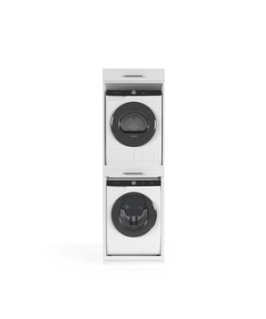 
Ben je op zoek naar een wasmachine kast die praktisch is én je wasruimte een strakke, georganiseerde uitstraling geeft? Met ons modulaire systeem stel je eenvoudig jouw ideale opstelling samen – perfect afgestemd op jouw ruimte en wensen.   De kernmodule – de kast waar de wasmachine en droger in komen – is gemaakt van water- en vochtbestendig multiplex. Deze stevige basis garandeert veiligheid en stabiliteit, zelfs bij intensief gebruik. De bijbehorende zij- en bovenkasten zijn vervaardigd uit hoogwaardig MDF, wat zorgt voor een luxe uitstraling en langdurige kwaliteit.   Draagvermogen van 400 kg – veilig voor zware machines Kiepzekering – voorkomt verschuiven of uitvallen Ventilatierooster – voorkomt oververhitting Modulair systeem – stel jouw ideale opstelling samen 10 cm leidingruimte – strak tegen de muur te plaatsen Uitschuifbaar plateau en opberglade – extra praktisch Verstelbare stalen pootjes – stabiel op elke vloer Ergonomische werkhoogte (65 cm) – geen gebuk meer Trillingsabsorberend en geluidsdempend ontwerp   De wasmachinekast is uitgerust met een ventilatierooster dat de warmte van draaiende machines veilig afvoert. Dankzij het extra sterke frame heeft de kast een draagvermogen van maar liefst 400 kg – ruim voldoende voor een wasmachine én droger. Daarnaast voorkomt een ingebouwde kiepzekering dat apparaten kunnen verschuiven of uit de kast vallen.   Deze wasmachine meubel is volledig modulair. Je kunt meerdere onderdelen eenvoudig koppelen: van extra opberglades en bovenkasten tot werkbladen en zijmodules. Hierdoor creëer je precies de opstelling die jij nodig hebt. Alle modules zijn naadloos met elkaar te verbinden, wat zorgt voor een strak geheel.   Achter de kast is 10 cm ruimte voorzien om leidingen netjes weg te werken. Dankzij de verstelbare stalen pootjes is elke kast stabiel af te stellen, zelfs op ongelijke vloeren. De kernkast is voorzien van een uitschuifbaar plateau en een ruime opberglade, zodat je altijd extra werkruimte en opslag hebt.   De kast wasmachine droger plaatst jouw apparaten op een hoogte van 65 cm – de meest ideale werkhoogte volgens experts. Dit voorkomt bukken en maakt het in- en uitladen van wasgoed veel comfortabeler. Daarnaast is het ontwerp geluidsdempend en trillingsabsorberend, wat bijdraagt aan een stillere wasbeurt.Materiaal: MultiplexKleur: WitAfmetingen: 665*700*2110 (L*B*H)