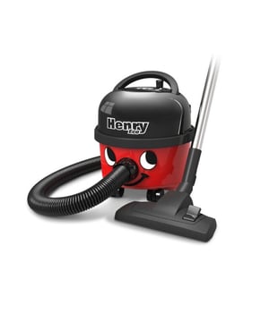 
<p><strong>Korte omschrijving</strong></p>
<ul>
<li>Inhoud stofzak: 8 liter</li>
<li>Snoerlengte: 10 meter</li>
<li>Actieradius: 13 meter</li>
<li>Geluidsniveau: 72 dB</li>
<li>2 jaar garantie</li>
<li>6 jaar motorgarantie </li>
</ul>
<p><strong>Uitgebreide omschrijving</strong></p>
<p>Al ruim 30 jaar is Henry nog steeds een graag geziene stofzuig vriend. Dankzij het ketelmodel heeft de Henry Eco HVR-181-11 stofzuiger een bijzonder laag energie verbruik van slechts 620 Watt, waardoor u ook bij een bijna volle stofzak nog steeds beschikt over een hoge zuigkracht aan de zuigmond. Het 10 meter lange snoer, de grote inhoud van 8 liter, parkeerstand voor de zuigmond met steekbuis en het lage motorgeluid maakt het stofzuigen een aangenamere huishoudelijke klus. De HepaFlo stofzakken in combinatie met het Trytex motorfilter zorgen ervoor dat ook het fijn stof en andere vervuiling wordt vastgehouden in de ketel en niet in de motor terecht komt. Dankzij de grote stofzak met een inhoud van 8 liter, hoeft u veel minder vaak de stofzak te verwisselen wat stukken voordeliger is in gebruik dan bij vele andere compacte stofzuiger modellen.</p>
<p> </p>
<p><strong>Over Numatic</strong></p>
<p>Op zoek naar de beste stofzuiger? Numatic biedt jou een uitgebreid assortiment aan huishoudelijke en professionele schoonmaak- en onderhoudsmachines. Bedrijven vinden bij het merk een geschikte machine om een groot pand schoon te krijgen en te houden. Numatic vergeet de gewone consument echter niet en maakt van stofzuigen een leuk klusje met vrolijke stofzuigers. Deze zijn te herkennen aan de vrolijke gezichten en dragen allemaal een naam. Ze zijn meer dan een huishoudelijk apparaat. Ze zijn jouw hulpje bij het schoonmaken van je huis en vrolijken je op tijdens het stofzuigen. Daarnaast zijn de stofzuigers onwijs goed in wat ze doen en kunnen ze jaren mee. Wacht dus niet langer en koop een stofzuiger van Numatic en dan helpt Henry, Hetty, James, George of Charles je binnenkort bij het schoonmaken.</p>