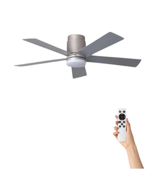
Plafondventilator Lotte met Verlichting - Ø132cm - 6 Snelheden - Afstandsbediening - Zilver Maak kennis met de Plafondventilator Lotte met Verlichting - Ø132cm - 6 Snelheden - Afstandsbediening - Wit - de perfecte combinatie van stijl en functionaliteit voor uw huis! Met zijn minimalistische en elegante uiterlijk is deze ventilator niet alleen een decoratief element, maar ook een functionele oplossing om uw kamers koel en helder te houden zonder de noodzaak van een airconditioner.  Belangrijkste Kenmerken: Gelijkstroommotor: De Plafondventilator Lotte is uitgerust met een gelijkstroommotor, die zorgt voor een uiterst stille en wiebelvrije werking, perfect voor rust-, studie- en werkruimten. Deze motor verbruikt tot 70% minder energie dan traditionele wisselstroommotoren, wat resulteert in besparingen op uw elektriciteitsrekening. 6 Snelheidsmodi: Met 6 snelheidsmodi en een snellere start-, stop- en snelheidsveranderingsfunctie, biedt deze ventilator ongeëvenaard comfort en gebruiksgemak. IP44-beschermingsfactor: Deze ventilator heeft een IP44-beschermingsfactor, waardoor hij bestand is tegen stof en waterspatten, en zowel binnen als buiten kan worden geïnstalleerd. Handige Afstandsbediening: De bijgeleverde afstandsbediening met 6 functies maakt het eenvoudig om de ventilator aan te passen aan uw persoonlijke voorkeuren en behoeften, waaronder aan/uit, kleurtemperatuurkeuze, lichtregulering, timer en zomer/winter functie.  Afmetingen: Hoogte: 132 cm Breedte: 132 cm Lengte: 31 cm  Wat is CCT (Correlated Color Temperature)? CCT staat voor correlated color temperature en betekent dat u kunt kiezen uit 3 soorten licht (warm, neutraal en koel) om de gewenste sfeer in uw kamer te creëren. Met een kleurtemperatuur van 2700-3500K voor warm licht, 4000-4500K voor neutraal licht en 5000-6500K voor koel licht, kunt u de verlichting aanpassen aan uw voorkeuren en stemming. Kortom, de Plafondventilator Lotte met Verlichting - Ø132cm - 6 Snelheden - Afstandsbediening - Wit is een geavanceerde en stijlvolle keuze voor iedereen die op zoek is naar een efficiënte en stille ventilator met moderne functies. Upgrade uw huis met deze prachtige ventilator en geniet van het comfort en gemak dat hij biedt! Merk: Ventiluxe Materiaal: Kunststof Kleur: Grijs Afmetingen: 132 EAN: 8720942998556