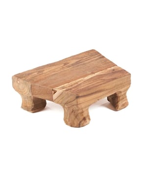 
Crafted from beautifully textured teak wood, The Yummy Tray is your go-to for stylish snacking. Perfect for serving tapas, bite-sized treats, or a handful of your favorite goodies, this little tray adds a touch of charm to every gathering—or solo snack session! Its natural teak finish ensures each tray is one of a kind, with unique grains and warm tones that bring a cozy vibe to your table. MaterialenTeakhoutVaatwasbestendigNeeKleurNaturalVoedselbestendigEnkel droge voedingVerzendingstypeParcel (Small)Breedte (cm)30Lengte (cm)20Country of originIndonesiaHoogte (cm)10 Materiaal: