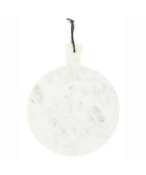 
Marmeren snijplank- wit/Rond | 200172 Een marmeren snijplank met prachtige ronde witte kleureffecten. Het is een lust voor het oog. De plank kan gebruikt worden als snijplank, ook is deze geschikt als hapjesplank op tafel. De CB2 snijplank is een elegante snijplank voor het bereiden en serveren van al uw gerechten. De snijplank is gemaakt van marmer, waardoor hij zeer duurzaam en sterk is en een elegante uitstraling heeft. De snijplank is bovendien gepolijst, waardoor de snijplank een mooi, glad en glanzend oppervlak krijgt dat ideaal is voor het bereiden van voedsel. Tot slot is de snijplank voorzien van een stijlvolle lus waaraan de snijplank opgehangen kan worden. Wanneer het opgeborgen wordt, kan dit hangend of staand op het aanrecht. Houdt het schoon met een droge katoen doek.   De afmetingen zijn:31x39x2cm Kleur: wit