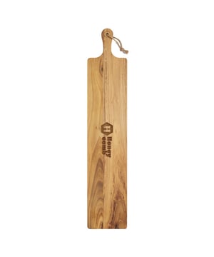 
Materiaal: Hout. Ontwerp: Eenvoudig. Lengte: 75cm. Breedte: 15cm. Hoogte: 1,8cm. Duurzaamheid: Amfori, BSCI, FSC-gecertificeerd. Voldoet aan veiligheidsnorm: Formaldehyde getest, PCP getest. Verpakking: Geschenkdoos. Ophangbaar.