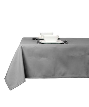 
Ben jij op zoek naar een trendy toevoeging voor jouw gedekte tafel die ook nog is heel praktisch is? Dan zijn de Unique living tafelkleden en lopers perfect voor jou! De producten van Unique Living zijn geïnspireerd op de nieuwste trends en designs. Deze prachtige producten zijn zo ontworpen dat zij jaren mee kunnen gaan. Het tafeltextiel van Unique Living is gemaakt van hoogwaardig polyester en is uitgevoerd in prachtige kleuren en prints.De belangrijkste informatie op een rijtje:Bescherming voor de tafel en tegelijkertijd een statement itemProducten die jaren meegaanArtikelen zijn per stuk te bestellenWasbaarWassen?Wilt u het tafeltextiel wassen? Dat kan! Wij adviseren de producten binnenstebuiten in een handwas te wassen. Zo houdt het textiel goed zijn kleur en structuur en kan het jaren mee! Bent u meer van het gemak? Dan kunt u ze ook wassen in de wasmachine. Wij adviseren dan een rustig programma op maximaal 30 graden.Over Unique LivingUnique Living heeft een uitgebreid assortiment aan sierkussens, kussenhoezen en tafeltextiel. De designs zijn stijlvol en tijdloos. De collectie varieert van rustige prints met sierlijke teksten tot hippe placemats en tafellopers die van elke eettafel een feestje maken. Je kunt de artikelen van Unique Living gebruiken als trendy details in de woonkamer of als blikvangers voor in uw buitenruimtes. Het assortiment is heel veelzijdig. - Afmeting: 140x250 - Kleur: Grijs - Materiaal: Polyester