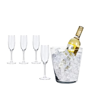 
Hou je van echte luxe? Dan mag deze wijn set niet missen op jou feestje op je tafel. Slanke glazen met bijpassende ijsemmer van glas, lang, slank, perfect voor een mooi gedekte tafel. Set bestaat uit 4 glazen en 1 ijsemmer. Ook leuk om cadeau te geven. MATERIAAL: Crystal Glas KLEUR: Transparant AFMETING: Champagne glas H 20 cm Koeler (Ø20 x H21,5 cm INHOUD: 4x 18cl Onderhoudsvoorschriften: Geschikt voor in de  vaatwasser. Merk: CASA DI ELTURO Materiaal: Glas Kleur: Goud