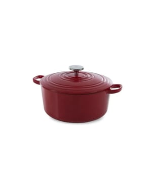 
<h2>Korte omschrijving BK Bourgogne Braadpan Chili Red 28cm</h2>
<ul>
<li>Geschikt voor alle warmtebronnen</li>
<li>Materiaal binnenlaag: Emaille</li>
<li>Gemaakt van gietijzer</li>
<li>Kleur: Chili red</li>
<li>Diameter: 28cm</li>
</ul>
<p><strong>Uitgebreide omschrijving</strong></p>
<p>De Bourgogne braadpannen zijn ambachtelijke pannen waarmee je voor de rest van je leven de lekkerste gerechten klaarmaakt. BK heeft deze pannen vervaardigd van gietijzer, waardoor de pannen de warmte goed vasthoudt en hoge temperaturen aankan. Bovendien zijn de pannen zo oersterk. De BK Bourgogne Braadpan Chili Red 28 cm Gietijzer is geschikt voor alle warmtebronnen en kan in de vaatwasser, hoewel handwas wordt aanbevolen.</p>
<p>Het doel is natuurlijk om de lekkerste gerechten klaar te maken met deze braadpannen. Je kunt er dan ook in bakken, braden, stoven, sudderen en ga zo maar door. In het deksel zitten speciale druipringen, die ervoor zorgen dat het vocht dat vrijkomt de inhoud van de pan gelijkmatig bevochtigt. Zo droogt je eten niet meer uit. De pannen zijn geschikt voor iedere warmtebron, waaronder inductie en de oven.</p>
<p>De Bourgogne braadpan is van de Hollandse kwaliteit waar BK zo bekend om staat. Het gietijzer zorgt voor een gelijkmatige en uitmuntende warmteverdeling. De pannen kunnen zo bovendien extra hoge temperaturen aan, waardoor ze ook geschikt zijn voor in de oven. Daarnaast is gietijzer bijna niet kapot te maken. Daardoor kunnen deze pannen levenslang meegaan!</p>
<p>De mooie chili-rode kleur van deze braadpan geeft je keuken een extra uitstraling. De pan ziet er prachtig uit, niet alleen in de keuken, maar ook op tafel. De binnenzijde van de pan is wit emaille. De Bourgogne braadpannen zijn in alle kleuren van de regenboog verkrijgbaar.                          </p>
<p><