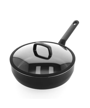 
<p><strong>Korte omschrijving BK Easy Induction Ceramic Hapjespan met deksel 28cm</strong></p>
<ul>
<li>Geschikt voor alle warmtebronnen incl inductie</li>
<li>Keramische antikleeflaag</li>
<li>Inclusief glasdeksel</li>
<li>Geschikt voor zacht en krokant bakken</li>
<li>Vaatwasser bestendig, handwas aanbevolen</li>
<li>Kunststof koudgreep</li>
<li>5 jaar garantie</li>
</ul>
<p><strong>Uitgebreide omschrijving</strong></p>
<p>Met de BK Easy Induction Ceramic Hapjespan Ø28 cm bak je gezond en fris op alle warmtebronnen. Dankzij de PFAS-vrije keramische antiaanbaklaag kun je ingrediënten korter en heter bakken, met behoud van hun vitaminen en structuur. De coating is milieuvriendelijk geproduceerd en krasbestendig, de koudgrepen zijn stevig en worden minder snel heet. De BK Easy Induction hapjespan is uitermate geschikt voor inductie. De pan warmt snel en gelijkmatig op. Daarbij vervormt de bodem niet én is de pan geschikt voor de oven (tot 160 °C).</p>
<p><a href="https://www.vdgardewarenhuis.nl/brands/bk/">Bekijk hier alle producten van BK.</a></p>