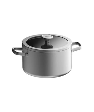 <h2><strong>Korte omschrijving BergHOFF Leo Kookpan Graphite 20cm</strong></h2>
<ul>
<li>Gemaakt met gerecycleerd roestvrijstaal</li>
<li>Ovenbestendig tot wel 250°C</li>
<li>De capsule bodem geleidt warmte snel en gelijkmatig voor energiezuinig koken, deze is gemaakt vanuit 3 verschillende lagen</li>
<li>Maatverdeling in de kookpan</li>
<li>Glazen deksel waar door u de inhoud van de pot in de gaten kan houden</li>
<li>Stevige RVS handgrepen op als naast de pan</li>
<li>Vaatwasmachinebestendig, handwas aanbevolen voor optimale levensduur</li>
<li>Geschikt voor alle warmtebronnen, inclusief inductie</li>
</ul>
<p><strong>Uitgebreide omschrijving</strong></p>
<p>Ben je op zoek naar een kookpan die zowel duurzaam als stijlvol is? Dan is de BergHOFF Leo Recycled RVS Kookpan met Deksel van 20 cm in de kleur Graphite de perfecte keuze voor jou. Deze kookpan combineert hoogwaardige kwaliteit met milieuvriendelijkheid en zal een aanwinst zijn voor elke keuken.</p>
<p>Deze kookpan is gemaakt van gerecycled roestvrij staal, wat betekent dat het materiaal hergebruikt is en bijdraagt aan een duurzamere planeet. Door te kiezen voor deze kookpan maak je een bewuste keuze voor het milieu, zonder concessies te doen aan de kwaliteit en prestaties van de pan.</p>
<p>Met een diameter van 20 cm is deze kookpan ideaal voor het bereiden van diverse gerechten, zoals pasta, rijst, groenten en meer. De pan heeft een solide constructie die zorgt voor een gelijkmatige warmteverdeling, waardoor je gerechten gelijkmatig gaar worden. De bijgeleverde deksel helpt de warmte en smaken te behouden, waardoor je gerechten vol van smaak zijn.</p>
<p>De Graphite kleur geeft de kookpan een moderne en eigentijdse uitstraling die perfect past bij elke keukenstijl. Of je nu een moderne, minimalistische keuken hebt of een meer traditionele stijl, deze kookpan voegt een vleugje stijl toe aan je keuken. Daarnaast is de pan voorzien van handige handgrepen die koel blijven tijdens het koken, waardoor je de pan veilig kunt hanteren.</p>
<p>Niet alleen is deze kookpan duurzaam en stijlvol, maar hij is ook nog eens gemakkelijk schoon te maken. Het roestvrijstalen materiaal is bestand tegen vlekken en geuren, waardoor je de pan eenvoudig kunt reinigen. Bovendien is de pan vaatwasmachinebestendig, waardoor je nog meer tijd bespaart bij het schoonmaken.</p>
<p>Kortom, de BergHOFF Leo Recycled RVS Kookpan met Deksel van 20 cm Graphite is de perfecte aanvulling op je keukenarsenaal. Met zijn duurzame constructie, stijlvolle design en gebruiksgemak biedt deze pan alles wat je nodig hebt voor het bereiden van heerlijke maaltijden. Maak een bewuste keuze voor het milieu en geniet van de perfecte combinatie van kwaliteit, stijl en duurzaamheid met deze kookpan.</p>