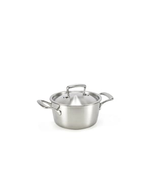 
<p><strong>Korte omschrijving Habonne Queen Kookpan - 16 cm - RVS - met deksel </strong></p>
<ul>
<li>Schenkrand voor veilig schenken of afgieten</li>
<li>Triply materiaal</li>
<li>Geschikt voor alle warmtebronnen</li>
</ul>
<p><strong>Uitgebreide omschrijving</strong></p>
<p>De Habonne Queen kookpan is een triply pan, die zorgt voor een perfecte warmtegeleiding tot aan de rand van de pan. Deze gematteerde pan is gemaakt van duurzaam 18/10 roestvrijstaal. De elegante roestvrijstalen handgrepen zijn highpolish afgewerkt. De hele serie Queen pannen hebben een inhoudsmaat aan de binnenkant en zijn geschikt voor alle warmtebronnen inclusief inductie</p>
<p> </p>
<p><a href="https://www.vdgardewarenhuis.nl/brands/habonne/">Bekijk hier alle producten van Habonne.</a></p>