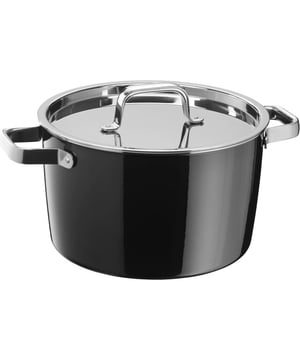 
<p><strong>Korte omschrijving WMF FUSIONTEC Aromatic - Hoge Kookpan - 24 cm</strong></p>
<ul>
<li>Unieke dubbelwandige RVS deksel met condensatienoppen</li>
<li>De condensatienoppen zorgen voor zeer malse resultaten. Het ontwerp zorgt namelijk voor 2x zoveel druppels gelijkmatig verdeeld voor een optimaal resultaat.</li>
<li>Zowel de zijgrepen als de greep op de deksel blijven koel tijdens gebruik voor veilig gebruik</li>
<li>Geschikt voor de oven – inclusief de deksel</li>
<li>Geschikt voor alle warmtebronnen – inclusief inductie</li>
<li>Perfect voor kookplaten met een diameter van 22 cm</li>
</ul>
<p> </p>
<p><strong>Uitgebreide omschrijving</strong></p>
<p>De WMF FUSIONTEC Aromatic Kookpan hoog is gemaakt van het hoogwaardige FUSIONTEC materiaal. Het materiaal is een fusie van het beste staal soort (roestvrij) met natuurlijke mineralen, resulterend in een vrijwel onverwoestbaar oppervlak dat zeer krasbestendig en bestand tegen zuren is.</p>
<p>Daarbij heeft deze pan een deksel met condensatie noppen; hierdoor wordt het vocht beter over de pan verdeeld waardoor de kookresultaten nog malse zijn.</p>
<p><strong>De FUSIONTEC productietechnologie</strong><br />FUSIONTEC is een materiaal gemaakt door een fusie van speciaal staal en natuurlijke mineralen. Het materiaal wordt op een specifieke, complexe wijze geproduceerd. Dit omvat een stalen kern waar meerdere mineralen lagen toegebracht worden, één voor één, waarbij verschillende temperaturen worden gebruikt om de mineralen en het staal te fuseren.</p>
<p>Het proces in het kort: De ruwe materialen worden gesmolten op een temperatuur van ongeveer 1300°C. Het staal wordt vervolgens gegoten in de juiste vorm. De basis en de verschillende lagen worden toegebracht, één voor één, en samengesmolten tot een onafscheidelijk geheel op ongeveer 860°C. De schenkrand wordt geslepen met een speciale procedure en de handgrepen worden gemonteerd.</p>
<p>Elke pan in deze range wordt in Duitsland geproduceerd in meerdere productie-stappen en gedurende het proces gecontroleerd om zo de hoogste kwaliteit te garanderen. FUSIONTEC is het meest robuuste cookware product van WMF en heeft een garantie van 30 jaar.</p>
<p> </p>
<p><a href="https://www.vdgardewarenhuis.nl/brands/wmf/">Bekijk hier alle producten van WMF.</a></p>