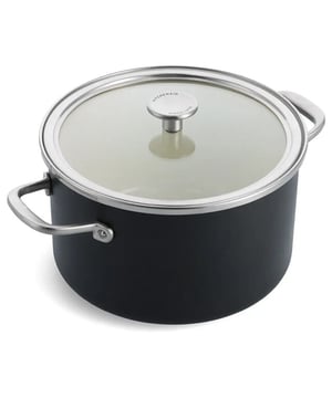 
<h2><strong>KitchenAid Steel Core kookpan 20cm</strong></h2>
<ul>
<li>Geleidt warmte snel en gelijkmatig</li>
<li>Geschikt voor alle warmtebronnen, inclusief inductie</li>
<li>Hoogwaardig staal met emaille</li>
<li>Geschikt voor in de vaatwasser maar handwas aanbevolen!</li>
<li>Geen Antiaanbaklaag door de emaille binnenkant</li>
<li>Inclusief glazen RVS deksel</li>
<li>oven bestendig tot wel 220ºC</li>
<li>Inhoud: 3,7L</li>
</ul>
<p><strong>Uitgebreide omschrijving</strong></p>
<p>De KitchenAid Steel Core Kookpan in mat zwart 20cm is de perfecte aanvulling voor elke keuken. Deze pan geleidt warmte snel en gelijkmatig, wat resulteert in een perfecte bereiding van jouw favoriete gerechten. Door het hoogwaardige staal met emaille coating, blijft deze pan lang mooi en is hij geschikt voor alle warmtebronnen, inclusief inductie.</p>
<p>De KitchenAid Steel Core Kookpan is voorzien van hoogwaardig staal met emaille coating aan de binnenkant. De emaille binnenkant zorgt ervoor dat ingrediënten hun natuurlijke smaak en kleur behouden tijdens het koken. Dit maakt de pan niet alleen gezonder voor jou en het milieu, maar ook duurzamer dan pannen met een antiaanbaklaag. De KitchenAid Steel Core Kookpan is gemakkelijk schoon te maken en geschikt voor de vaatwasser, hoewel handwas wordt aanbevolen om de kwaliteit van de pan te behouden.</p>
<p>Of je nu gaat voor een snelle maaltijd of een uitgebreid diner, de KitchenAid Steel Core Kookpan is de perfecte keuze. De pan wordt geleverd met een glazen RVS deksel, waardoor je de voortgang van jouw gerecht gemakkelijk kunt controleren. Daarnaast is de pan ovenbestendig tot wel 220ºC, wat betekent dat je hem kunt gebruiken om jouw gerechten af te maken in de oven. Kortom, deze pan is een must-have voor elke keuken!</p>
<p><a href="https://www.vdgardewarenhuis.nl/brands/Kitchenaid/" target="_blank" rel="noopener">Bekijk hier alle producten van kitchenAid.</a></p>