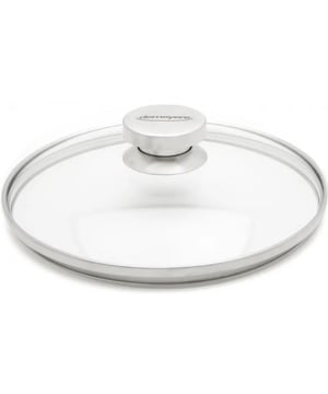 
<h2>Demeyere Pandeksel- Glas Ø32 cm</h2>
<ul>
<li>Hermetisch afsluitende deksel voor energiebesparend koken </li>
<li>Past op elk product met dezelfde diameter </li>
<li>Deksel van glas, rand en knop van RVS </li>
<li>Hittebestendig tot 230C</li>
<li>Geschikt voor de oven en vaatwasser </li>
</ul>
<h4>Uitgebreide omschrijving</h4>
<p>Ontdek het ultieme kookgemak met het Demeyere Pandeksel van Glas Ø32 cm. Deze hermetisch afsluitende deksel is ontworpen om jouw kookervaring te optimaliseren en energie te besparen. Met een perfecte pasvorm voor elk product met dezelfde diameter, is dit een deksel met veelzijdige toevoeging aan jouw keukenarsenaal.</p>
<p>Het gebruik van hoogwaardig glas voor het deksel zorgt niet alleen voor een transparantie kijk op het kookproces, maar biedt ook duurzaamheid en hittebestendigheid tot maar liefst 230°C. De rand en knop zijn vervaardigd van roestvrij staal (RVS), wat niet alleen een stijlvolle uitstraling geeft, maar ook zorgt voor stevigheid en langdurige prestaties.</p>
<p>Of je nu wilt sudderen, stoven of simpelweg je gerechten warm wilt houden, de Demeyere Pandeksel is jouw betrouwbare metgezel. Bovendien is het deksel geschikt voor zowel de oven als de vaatwasser, waardoor het onderhoud een fluitje van een cent wordt. Bespaar energie en tijd met dit praktische en hoogwaardige glazen deksel, waarmee je kookt als een professional. Voeg het Demeyere Pandeksel toe aan jouw keuken en ervaar de perfecte combinatie van functionaliteit en elegantie.</p>