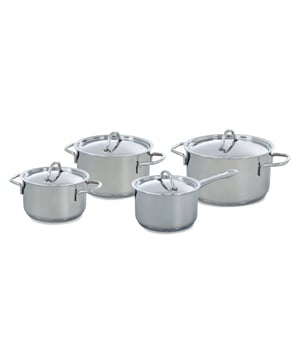 
<p><strong>Korte omschrijving BK Profiline Kookpannenset</strong></p>
<ul>
<li>Geschikt voor gebruik met alle warmtebronnen, inclusief inductie en oven!</li>
<li>Vaatwasmachinebestendig</li>
</ul>
<p><strong>Uitgebreide omschrijving</strong></p>
<p>De BK Profiline pannen hebben een body van hoogglans gepolijst roestvrij edelstaal. De BK Profiline is voorzien van een sandwichbodem die zorgt voor een snelle opwarming en goede warmteverdeling door de hele pan.</p>
<p>Deze Profiline 4-delige pannenset van BK bevat:</p>
<ul>
<li>Ø 16 cm kookpan</li>
<li>Ø 18 cm kookpan</li>
<li>Ø 20 cm kookpan</li>
<li>Ø 16 cm steelpan</li>
</ul>
<p><