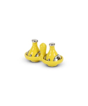 
Met deze kleurrijke Mini Tajines haal je Oosterse sferen in huis Deze mini Tajines in diverse kleuren is een verrijking voor jouw woondecoratie. Met alleen de hoogste kwaliteit aardewerk worden deze Tajines met de hand gemaakt. Deze tajine is niet geschikt voor een oven of gasfornuis maar ideaal om je specerijen, tapas of sausjes in te serveren. Deze tajines zijn ontzettend leuk om specerijen in te serveren. Je kunt bijvoorbeeld een tajine-gerecht maken en de specerijen in deze mini tajines serveren, of je kunt oliën, olijven of andere kruiden in serveren. Zo kun je, je hapjes nét even anders dan anders presenteren. Je kunt de mini tajines ook gebruiken om je hapjes nog extra te decoreren, door de deksel te versieren of er bijvoorbeeld een blaadje sla in te leggen. Welk specerijen, kruiden, oliën of olijven je er ook in serveert, deze mini tajine ziet er ontzettend leuk uit! Goed om te weten: * Niet geschikt voor de oven of gasfornuis * Ideaal om in te serveren * Gegarandeerd kwaliteitsaardewerk * Handgemaakt door ambachtslieden Materiaal:Aardewerk