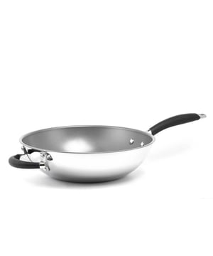 
<p><strong>Korte omschrijving Habonne Ecovite Forte Wokpan - 30 cm</strong></p>
<ul>
<li>Soft-touch siliconen handvat</li>
<li>Geschikt voor alle warmtebronnen</li>
<li>Keramische antiaanbaklaag</li>
</ul>
<p><strong>Uitgebreide omschrijving</strong></p>
<p>Deze prachtige wokpan van topmerk Habonne is van hoogwaardig 18/10 RVS gemaakt en daarom een kwaliteitsproduct. Door de speciale anti-aanbak Greblon coating zal uw eten nog minder snel aanbakken. U kunt met deze wokpan uit de Ecovite Forte serie verschillende producten bereiden zoals een echte chef. Bijkomend voordeel is dat de pan gewoon in de afwasmachine kan. Habonne is overtuigd van haar kwaliteit en biedt u daarom standaard 10 jaar garantie op haar pannen.</p>
<p><a href="https://www.vdgardewarenhuis.nl/brands/habonne/">Bekijk hier alle producten van Habonne.</a></p>