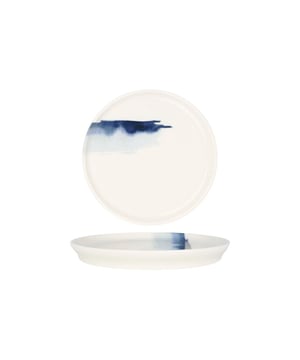 
De ontmoeting van de kleurrijke mediterrane keuken met de Bonna BLUE WAVE-collectie. Maak je klaar om een ​​andere stijl in je presentaties te creëren..Specificaties:- Magnetron- en ovenbestendig: dankzij onze duurzame grondstoffen en uitgebreide R&D-inspanningen; kunnen onze producten veilig worden gebruikt in de magnetron en oven, zelfs voor de hoge temperatuurvereisten van restaurants.- Vaatwasmachinebestendig: de horeca vraagt ​​om snelle service-to-cleaning cycli. Ons hoogbestendige beglazingsproces beschermt alle Bonna-producten in een zeer corrosieve industriële vaatwasseromgeving om te voldoen aan de snelle cyclusbehoeften.- Thermische schokbestendig: onze producten zijn duurzaam tegen plotselinge temperatuurschommelingen en onder extreme temperatuuromstandigheden in de keuken met een hard glazuuroppervlak en hoogwaardige grondstoffen.- Glazuurbestendig: Krassen zijn een veelvoorkomend probleem in de food- en cateringsector. Dankzij onze uitgebreide R&D-inspanningen; biedt onze ultramoderne beglazingstechniek een hoge krasbestendigheid in al onze producten.- Garantie op randchips: Het volledige Bonna-productassortiment geïdentificeerd met de "b" daagt de strengste normen uit en kan jarenlang worden gebruikt door te voldoen aan de eisen van de horeca-industrie.Materiaal: PorseleinKleur: Multicolour
