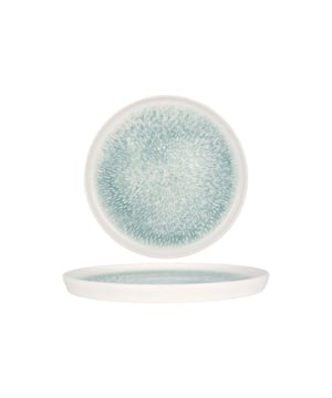 
Voeg een zijdezacht tintje toe aan uw keuken en leven met onze unieke collecties. Rinart porselein streeft ernaar om de traditie van het verleden duurzamer te maken met de moderne ontwerpen van de toekomst. Om dit doel te bereiken komen alleen de beste materialen uit de handen van bekwame ambachtslieden tot leven en raken ze de levens van gewone mensen die verhalen delen rond de tafel.Specificaties:- Magnetronbestendig: Dankzij onze duurzame grondstoffen en uitgebreide R&D-inspanningen; kunnen onze producten veilig in de magnetron worden gebruikt.- Vaatwasmachinebestendig: Alle producten van Rinart zijn vaatwasmachinebestendig. Je hoeft je nooit zorgen te maken over het in de vaatwasser zetten van de vaat.- Thermische schokbestendig: onze producten zijn duurzaam tegen plotselinge temperatuurschommelingen en onder extreme temperatuuromstandigheden in de keuken met een hard glazuuroppervlak en hoogwaardige grondstoffen.- Glazuurbeschermend: Krassen zijn een veelvoorkomend probleem als het om porseleinen servies gaat. Rinart biedt een hoge duurzaamheid tegen krassen.- Garantie op randchips: Het volledige Rinart-productassortiment is uitgerust met een hoge chipweerstand. Dit beschermt ze tegen schokken.Materiaal: PorseleinKleur: Blauq