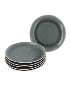 
Deze set van 6 ontbijtborden/dessertborden zorgen er voor dat je gerecht nog mooier uit komt. De mooie grijze kleur geeft een glimlach op het gezicht als je ermee op dient. 21 cm doorsnede, 2 cm hoog. Door de licht opstaande rand zal het gerecht er niet snel af vallen.Moderne beige kleurstelling met een speciale glazuring op zowel de onderkant als de bovenkant van de borden. De serie is gemaakt van aardwerk met reactive glazing afwerking en kan na gebruik gereinigd worden in de vaatwasmachine. Het servies is niet volledig rond maar heeft een organische ronde vorm. In de serie hebben we ontbijtborden, dinerborden en kommen verkrijgbaar.Kenmerkend voor deze aardewerk serie die een hoge kwaliteit afwerking kent. Het servies heeft een mooie glans maar is niet te glimmend. Dit servies is gemaakt met reactive glaze proces. Dit houdt in dat elk servies uniek is in zijn afwerking. Vanwege het ingewikkelde vakmanschap dat betrokken is bij het ontwerp en de creatie van dit handgemaakte stuk, kunnen er kleine variaties of onvolkomenheden zijn.Kenmerken:6 ontbijtborden / dessertbordenDoorsnede 22 cmHoogte 2 cmBovenzijde grijs geglazuurdOnderzijde: Wit geglazuurdProductie proces: reactive glazingmateriaal: Aardewerkgeschikt voor vaatwassers en magnetronsWat is Reactive GlazeDit servies heeft een mooie glans en het patroon komen voort uit een bijzonder productieproces; “Reactive Glazing”. Tijdens dit proces gaat het item twee keer de oven in, waarbij bij de 2e keer een extra glazuur en kleur wordt aangebracht op de borden en schalen. Door deze 2 lagen ontstaat er een patroon wat bij ieder item iets afwijkt. Dit maakt ons servies uniek! - Afmeting: - Kleur: Grijs - Materiaal: Aardewerk