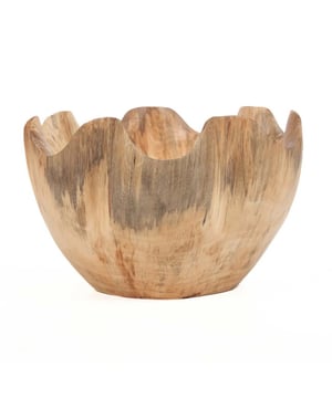 
Display your fruits in style with the Ifefe Fruit Bowl, handcrafted from teak wood. The name "Ifefe," meaning "comfort" in Yoruba, reflects the bowl’s warm, inviting design that brings a natural touch to your kitchen or dining table. Perfect for holding fresh fruits, snacks, or even as a decorative centerpiece, the Ifefe Fruit Bowl’s smooth finish and rich wood tones make it a standout addition to any space. VaatwasbestendigNeeMaterialenTamarind WoodVoedselbestendigEnkel droge voedingKleurNatuurlijkLengte (cm)32Breedte (cm)32VerzendingstypePakketHoogte (cm)18Country of originIndonesia Materiaal: