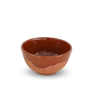 
Marokkaanse Kommen voor een natuurlijke look! Op zoek naar handvervaardigde aardewerk kommen voor bijvoorbeeld tapas of nootjes? Deze kommen komen van pas in elk huishouden. Deze Marokkaanse kom kun je gebruiken voor allerlei gelegenheden en past door zijn natuurlijke kleur mooi bij de rest van je kommen. Met deze Marokkaanse kommen staat je tafel in een handomdraai vol met lekkere hapjes. De kommen zijn met de handgemaakt en van hoge kwaliteit aardewerk. Goed om te weten: * 100% hoge kwaliteit aardewerk * Handgemaakt & uniek * Natuurlijke warme naturel tinten * Keuze uit 3 afmetingen Afmetingen: * Groot: 20 x 10cm * Middel: 15 x 8cm * Klein: 13 x 7cm Materiaal:Aardewerk
