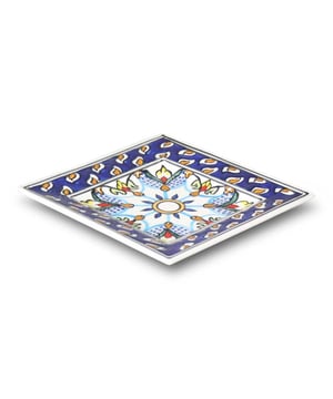 
Kleurrijke Marokkaanse borden met prachtig motiefwerk Erg leuk als fruitschaal voor in huis of als wanddecoratie. Een bijzondere verschijning voor op tafel of in de keuken. Wees creatief en gebruik de kleurrijke bord voor op de eettafel of in de keuken. Fruit, brood of hapjes worden extra mooi gepresenteerd op deze prachtige met de handgemaakte motiefwerk schaal. Dat wil iedereen wel! Materiaal:Aardewerk