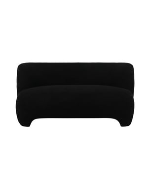 
Ervaar de Sofa Ardor van Leitmotiv. De perfecte mix van stijl en ontspanning. Of u nu lekker wegkruipt met een goed boek of gasten ontvangt, de Sofa Ardor is de perfecte aanvulling op uw huis. Ervaar ultiem comfort enstijl in uw huis en til uw leefruimte naar nieuwe hoogten van luxe. - Afmeting: 81x142x71 - Kleur: Zwart - Materiaal: Teddy