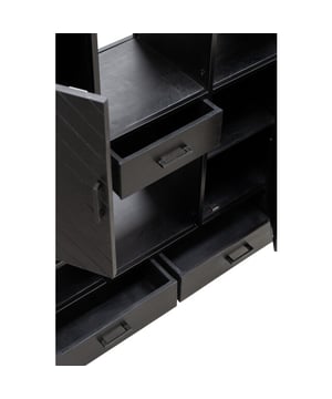 
Kick wandkast Hugo Zwart - 120 cm, Gemaakt van mangohout en afgewerkt met een visgraat patroon die hem een moderne, industriële uitstraling geven. Merk: Kick Collection Kleur: Zwart Hoogte: 140 cm Breedte: 120 cm Diepte: 40 cm