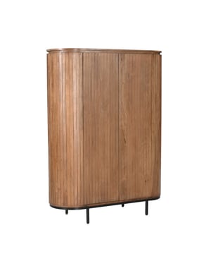 
Ben jij op zoek naar een trendy kabinetkast? Dan zijn de kabinetkasten van Livingfurn perfect voor jou! De Kabinetkasten van Livingfurn zijn geïnspireerd op de nieuwste trends en designs. De kabinetkasten zijn zo ontworpen om jarenlang plezier van te kunnen hebben. De kabinetkasten zijn gemaakt van hoogwaardig mangohout en gecoat staal. De kabinetkast behoort tot een serie met diverse kasten en dressoirs. Belangrijke informatie: - De kabinetkast heeft twee opberplanken en gesloten deuren- Afmetingen van het artikel: 151x115x43cm- Gemaakt van mangohout en gecoat staal- Goed te combineren in veel veschillende interieurstijlen Over LivingfurnLivingfurn heeft een uitgebreid assortiment aan kasten, tafels, zitmeubelen en accessoires. De designs zijn stijlvol en tijdloos. De collectie is uitgerust in een moderne sfeer. Je kunt de artikelen van Livingfurn gebruiken als een echte statement piece in je woning. Het assortiment is heel veelzijdig. - Afmeting: 151x115x43 - Kleur: Bruin - Materiaal: Hout
