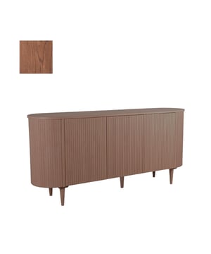 
Dressoir Oliva van LABEL51 is een prachtig meubel uitgevoerd in eikenfineer. Een speels vormgegeven meubel waar al jouw spullen stijlvol in kunnen worden opgeborgen.Het dressoir is verdeeld door een vaste plank in twee delen die ieder door twee deurtjes worden afgesloten. Doordat het dressoir is voorzien van een druksysteem waarmee de deurtjes openen, krijgt het meubel een elegante look. De hoge poten maken dat er een luchtig geheel ontstaat.Oliva geeft je een warm, nostalgisch gevoel door haar klassieke elementen. Dit uit zich in de afgeronde hoeken en de dunne latjes die het meubel helemaal afwerken. Twee kenmerken die weer helemaal terug zijn in de mode.- Dressoir Oliva is verkrijgbaar in naturel, walnoot en zwart eikenhout- Dressoir Oliva is perfect te combineren met alle andere meubelen uit de serie- Dressoir Oliva staat door haar prachtige kenmerken goed in ieder interieur - Afmeting: 47x180x55 - Kleur: Bruin - Materiaal: Hout