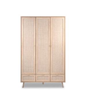 
Breng een ruime opbergruimte naar uw slaapkamer met deze 3-deurs 3-ladekast en 2 kledingrekken L120 cm - Rotanafdruk - Bali! De 2 kledingrekken helpen u om de ruimte en opslag van uw kleding te optimaliseren. Bovendien voegt de rotanafdruk een natuurlijke en originele uitstraling toe aan uw kamer. Productkenmerken: 3 deuren, 3 laden, 4 planken, 2 kledingrekken. Decor: Sonoma eiken, deuren met rieten decorafdruk op de voorkant. Rotanafdrukdecor (het is een afdruk van een rotan decor op houten panelen, geen gevlochten rotan). Massief houten poten, deur met versteksnede van 45°. Lades met metalen glijrails. Europese fabricage. Productafmetingen: Lengte 120 cm x Hoogte 195 cm x Breedte 55 cm. Nettogewicht: 87,1 kg. Afmetingen van de verpakking: Verpakking nr. 1: Lengte 183,5 cm x Hoogte 56,5 cm x Breedte 5,5 cm - Bruto gewicht: 30,5 kg. Verpakking nr. 2: Lengte 182,5 cm x Hoogte 56,5 cm x Diepte 8,5 cm - Bruto gewicht: 30,8 kg. Verpakking nr. 3: Lengte 143 cm x Hoogte 59,5 cm x Breedte 7 cm - Bruto gewicht: 30,2 kg. Merk: CaliCosy Kleur: Wooden Effect