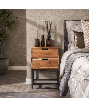 
Dit nachtkastje 'flat' is uitgevoerd in acacia hout. Het nachtkastje heeft twee lades en een metalen onderstel. Een eigentijds en minimalistisch nachtkastje, geschikt voor iedere slaapkamer!Over het merkWij zijn continue bezig met het samenstellen van stoere collecties die naast functioneel ook nog is heel trendy zijn. Veel van ons assortiment is zo ontworpen dat het leuk bij elkaar staat in elke kamer, daarom raden wij zeker aan om even een kijkje te nemen in ons assortiment voor leuke matchende items! - Afmeting: 30x40x60 - Kleur: Bruin - Materiaal: Hout