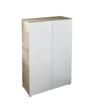 
Onze schoenenkast met 2 deuren is het ideale opbergmeubel om in je entree te plaatsen. Dankzij de 6 planken kun je er tot 28 paar schoenen in opbergen, perfect voor de schoenen van het hele gezin! Met zijn veelzijdige stijl en redelijke afmetingen is deze schoenenkast onmisbaar voor een opgeruimd huis vanaf de entree.Kenmerken van het product:2 deuren, 6 planken.Decor in wit en eiken.Kan tot 28 paar schoenen bevatten.Maximaal gewicht ondersteund door de kast: 35 kg.Maximaal gewicht ondersteund door elke plank: 5 kg.Bevestigingsmateriaal en schroeven inbegrepen.Afmetingen van de planken: 35 cm x 36 cm.Samenstelling van het product:Melamine spaanplaten, PVC en MDF.Afmetingen van het product:Hoogte 103 cm x Lengte 72 cm x Diepte 36 cm - Netto gewicht: 29,77 kg.Afmetingen van het pakket:Hoogte 107 cm x Lengte 37,3 cm x Diepte 16,2 cm - Bruto gewicht: 30 kg. Merk: CaliCosy Kleur: Wooden Effect