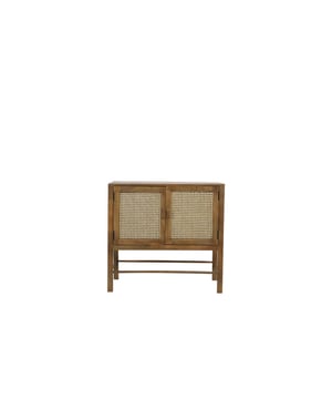 
Shop dit prachtige artikel van Light & LivingLight & Living - Kast 88x40x84 cm NIPAS hout bruin is gemaakt en ontwerpen door het Nederlandse merk Light & Living.De belangrijkste kenmerken van het artikel zijn als volgt:Kleur: BruinProduct Lengte: 88Product Breedte: 40Producht Hoogte: 84Gewicht: 21Light & Living werd meer dan vijftig jaar geleden opgericht. We begonnen met het maken van lampenkappen in een kleine fabriekshal. Al snel kwamen daar lampen bij, zodat we een totaal verlichtingsconcept konden aanbieden. Na vele jaren actief te zijn geweest op de verlichtingsmarkt, zijn we gaan uitbreiden met betaalbare woonaccessoires en (klein)meubelen.Wij weten als geen ander dat thuis de plek is waar mensen zich vaak het prettigst voelen. Een eigen plek, ingericht met comfortabele meubels en sfeervolle verlichting. We denken graag met je mee. Daarom reizen we de hele wereld over op zoek naar de mooiste verlichting en woondecoratie. We zijn altijd op zoek naar dat ene speciale item waar ons hart sneller van gaat kloppen. Deze momenten leggen we vast en vertalen we naar onze producten.Twee keer per jaar presenteren we een nieuwe seizoenscollectie. Zo weten we je elke keer weer te inspireren! - Afmeting: 88x40x84 - Kleur: Bruin - Materiaal: Hout