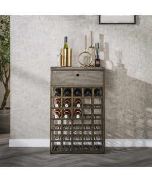 
Deze wijnkast 'ferro' is een perfecte combinatie van functionaliteit en stijl, vervaardigd met een ambachtelijke ferro finish die een unieke 3D-structuur biedt. De stevige metalen stangen in een brass antiek finish zorgen voor een veilige opslag van uw wijnflessen, terwijl de handige lade extra opbergruimte biedt voor accessoires zoals kurkentrekkers en glazen. Dit meubelstuk voegt een eigentijdse touch toe aan elke ruimte en is ideaal voor wijnliefhebbers die zowel esthetiek als praktisch nut waarderen. Deze wijnkast maakt onderdeel uit van de 'ferro' serie.Over het merkWij zijn continu bezig met het samenstellen van stoere collecties die naast functioneel ook nog is heel trendy zijn. Veel van ons assortiment is zo ontworpen dat het leuk bij elkaar staat in elke kamer, daarom raden wij zeker aan om even een kijkje te nemen in ons assortiment voor leuke matchende items! - Afmeting: 35x54x85 - Kleur: Bruin - Materiaal: Metaal
