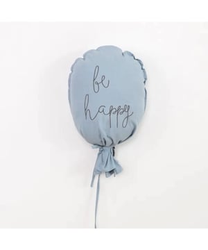 
Stel je voor dat je de kinderkamer van je kleintje betreedt en meteen wordt begroet door een vrolijke sfeer van betovering en verbeelding. Dat is precies wat onze 'Wanddecoratie Balloon' in zacht Blauw katoen te bieden heeft. Deze charmante muurdecoratie is niet zomaar een accessoire; het is een belichaming van de liefde en zorg die je hebt gestoken in het creëren van een speciale plek voor je kind. De 'Balloon' wanddecoratie zweeft als een droom aan de muur. Gemaakt van hoogwaardig katoenen materiaal, voelt het licht en luchtig aan, waardoor het een lichte en vrolijke atmosfeer in de kamer brengt. Het is eenvoudig op te hangen, waardoor je in een handomdraai een magische sfeer kunt creëren. Het subtiele blauwe ontwerp van de decoratie past perfect bij verschillende interieurstijlen en voegt een vleugje elegantie toe aan de ruimte. Maar wat deze 'Wanddecoratie Balloon' echt bijzonder maakt, is het speelse ballonvormige ontwerp, compleet met een delicaat lint dat nieuwsgierige oogjes zal vangen en de verbeelding van je kleintje zal stimuleren. De kinderkamer is een plek vol magie, en onze wanddecoratie draagt bij aan die magie. Het is niet zomaar een decorstuk; het is een symbool van de liefdevolle aandacht die je aan de kamer van je kind hebt besteed. Of het nu de laatste hand legt aan de inrichting van een pasgeborene of een vrolijke noot toevoegt aan een opgroeiend kind, onze 'Wanddecoratie Balloon Katoen Blauw' is een welkome aanvulling. Dus, maak van de kinderkamer een plek vol dromen en verbeelding, en voeg een vleugje magie toe met deze schattige wanddecoratie. Bestel vandaag nog en zie hoe het de ruimte omtovert tot een betoverende plek waar de mooiste herinneringen worden gemaakt. SPECIFICATIES: Kleur: Blauw Materiaal: Katoen Vulling: Polyester Afmetingen: 40cm (H) x 10cm (B) Merk: CASA DI ELTURO Materiaal: Katoen Kleur: Blauw