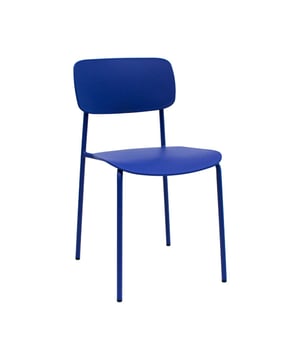 
KICK eetkamerstoel LIO: elegant, minimalistisch, tijdloos en helemaal van nu!Op zoek naar een stoel die jouw interieur direct een frisse boost geeft? Maak kennis met eetkamerstoel LIO, een moderne schoolstoel met een knipoog naar vroeger. LIO is uitgevoerd in stevig kunststof, heeft een slank metalen frame en is verkrijgbaar in diverse toffe kleuren. Perfect voor aan de eettafel, op kantoor of als eyecatcher in je interieur. Dankzij het slanke frame en de opening tussen de rugleuning en de zitting, heeft LIO een luchtige uitstraling. Daarnaast neemt deze smalle eetkamerstoel weinig ruimte in en is het daardoor de ideale keuze voor in een kleine eethoek. LIO is zonder armleuningen ontworpen, waardoor er meer stoelen aan de eettafel passen.  Merk: Kick Collection Kleur: Blauw Hoogte: 79 cm Breedte: 43 cm Diepte: 52 cm Zithoogte: 48 cm Zitdiepte: 41 cm Gewicht: 5 kg Materiaal: Kunststof en metaal Kleur onderstel: Blauw