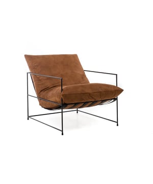 
De Elton is een luxe fauteuil van Italiaans design. Het minimalistische zwart metalen frame in combinatie met de zachte vulling van de zitting zorgt niet alleen voor een prachtige moderne uitstraling maar ook voor uiterst zitcomfort. Het inzetstuk van het zit- en rugleuningkussen heeft stiksels om te voorkomen dat de vulling verschuift. De ritssluiting die de bekleding vergemakkelijkt, bevindt zich onder de zitting. De fauteuil, bekleed met een bruine kunstleren design past perfect in een loft interieur. De hoogte van de stoel is 84 cm, de breedte 82 cm en de diepte 100 cm. Materiaal Bekleding: Powdercoated Faux leer Frame: Metaal Poten: Metaal Kleur Bekleding: Bruin Frame: Zwart Poten: Zwart Afmetingen Hoogte: 84 cm | diepte: 100 cm | breedte 82 cm Zithoogte: 49 cm | Zitdiepte: 59 Merk: Aemely Kleur: Bruin