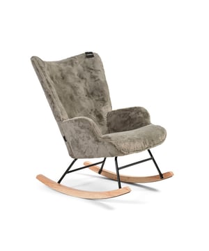
Heerlijke zachte Aemely schommelstoel bekleed met luxe, groen imitatie bont en poten blank hout en staal. Deze super mooie warm groene schommelstoel is perfect voor de babykamer! De stoel is perfect om s ‘avonds verhaaltjes voor te lezen of om je baby voeding te geven. Wanneer je kind wat ouder is kun je de schommelstoel ook perfect gebruiken als eyecatcher voor in de woonkamer! De extreem zachte stof en dikke vulling zorgen voor een super zitcomfort. De rug is 67 cm lang en de diepte 45cm. De totale hoogte van de stoel is 92 cm, de diepte 68 cm en de breedte 65 cm. Materiaal Bekleding: Imitatie bont (kunstbont) Frame: Metaal Poten: Massief beukenhout Kleur Bekleding: Warm groen Frame: Zwart Poten: Blank beukenhout Afmetingen Hoogte: 92 cm | diepte: 68 cm | breedte 65 cm Zithoogte: 45 cm | Merk: Aemely Materiaal: Stof;Metaal;Hout Kleur: Groen