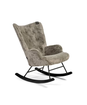 
Heerlijke zachte Aemely schommelstoel bekleed met luxe, groen imitatie bont en poten blank hout en staal. Deze super mooie warm groene schommelstoel is perfect voor de babykamer! De stoel is perfect om s ‘avonds verhaaltjes voor te lezen of om je baby voeding te geven. Wanneer je kind wat ouder is kun je de schommelstoel ook perfect gebruiken als eyecatcher voor in de woonkamer! De extreem zachte stof en dikke vulling zorgen voor een super zitcomfort. De rug is 67 cm lang en de diepte 45cm. De totale hoogte van de stoel is 92 cm, de diepte 68 cm en de breedte 65 cm. Materiaal Bekleding: Imitatie bont (kunstbont) Frame: Metaal Poten: Massief beukenhout Kleur Bekleding: Warm groen Frame: Zwart Poten: Zwart beukenhout Afmetingen Hoogte: 92 cm | diepte: 68 cm | breedte 65 cm Zithoogte: 45 cm | Merk: Aemely Materiaal: Stof;Metaal;Hout Kleur: Groen