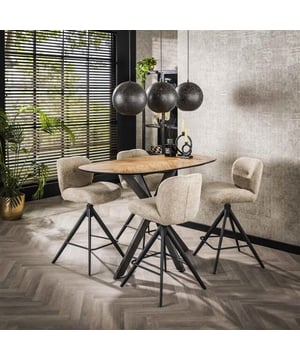 
Deze bartafel is uitgevoerd in teakhout fineer en een spider frame in staal. Het tafelblad heeft een een organische vorm en is ingelegd met een visgraat motief. Het prachtige materiaal in combinatie met de organische vorm, geeft een trendy, maar tegelijk ook tijdloze tafel. Deze bartafel is ook verkrijgbaar als eetkamertafel in twee maten, namelijk 180 cm en 215 cm.Over het merkWij zijn continu bezig met het samenstellen van stoere collecties die naast functioneel ook nog is heel trendy zijn. Veel van ons assortiment is zo ontworpen dat het leuk bij elkaar staat in elke kamer, daarom raden wij zeker aan om even een kijkje te nemen in ons assortiment voor leuke matchende items! - Afmeting: 80x140x92 - Kleur: Bruin - Materiaal: Hout