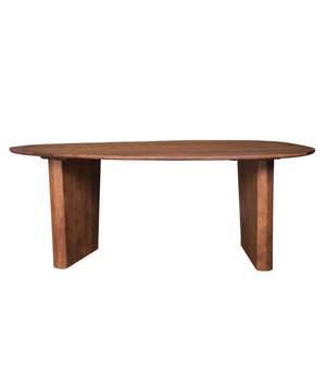 
Eettafel Rudo is de perfecte toevoeging voor een modern interieur dat eenvoud en functionaliteit waardeert. Deze eettafel heeft een organisch blad van hoogwaardig mangohout in een warme kleur. Het eenvoudige design wordt versterkt door twee robuuste poten die haaks op het blad zijn geplaatst en de tafel een strakke, stijlvolle uitstraling geven. De combinatie van het organische blad en de eenvoudige poten creëert een minimalistisch en tijdloos ontwerp. Onderhoud Mangohout heeft in het algemeen weinig onderhoud nodig en is behandeld tegen vocht en vlekken. Gebruik een lichtvochtige doek om de tafel schoon te maken. Wij geven echter geen garantie op het eventueel ontstaan van oneffenheden. Om beschadigingen, vlekken en kringen te voorkomen, raden wij aan om onderzetters en/of viltjes te gebruiken. Het mangohout is afgewerkt met een beschermlaag. Om het hout te beschermen én mooi en levendig te houden raden wij aan om het hout 2 tot 4 keer per jaar te behandelen met Elite Polish. Merk: Home67 Materiaal: Mangohout Kleur: Bruin