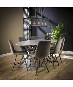 
Een ware Eye-CatcherZie hier, de ideale eye-cather van de woonkamer. De ovale eetkamertafel in grijs design past in iedere huiskamer. Het grijze blad in samenwerking met het metalen frame geeft een enorme industriele look. Deze trendy ovale eetkamertafel is uitgevoerd in een 3D beton finish. Het frame is uitgevoerd in staal met een X-frame en een balk. Deze tafel is geschikt in ieder huis en oogt erg mooi op een houten / laminaat vloer. Deze tafel is ook uitgevoerd in 200 cm. Niet de juiste maat? Niet getreurd, deze tafel is ook te vinden in een lengte van 240 centimeter. Afmetingen: Lengte: 200 centimeterBreedte: 100 centimeterHoogte: 76 centimeter Overige Productinformatie- Materiaal Blad: Hout (MDF)- Materiaal Onderstel: Metaal- Kleur: Grijs (Beton-look)- Geschikt voor 6 personenOver het merkWij zijn continu bezig met het samenstellen van stoere collecties die naast functioneel ook nog is heel trendy zijn. Veel van ons assortiment is zo ontworpen dat het leuk bij elkaar staat in elke kamer, daarom raden wij zeker aan om even een kijkje te nemen in ons assortiment voor leuke matchende items! - Afmeting: 200x100x76 - Kleur: Grijs - Materiaal: Hout