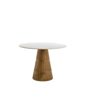 
Shop dit prachtige artikel van Light & LivingLight & Living - Tafel Ø100x78 cm LEYDA marmer wit-antiek brons is gemaakt en ontwerpen door het Nederlandse merk Light & Living.De belangrijkste kenmerken van het artikel zijn als volgt:Kleur: WitProduct Lengte: 100Product Breedte: 100Producht Hoogte: 78Gewicht: 45.75Light & Living werd meer dan vijftig jaar geleden opgericht. We begonnen met het maken van lampenkappen in een kleine fabriekshal. Al snel kwamen daar lampen bij, zodat we een totaal verlichtingsconcept konden aanbieden. Na vele jaren actief te zijn geweest op de verlichtingsmarkt, zijn we gaan uitbreiden met betaalbare woonaccessoires en (klein)meubelen.Wij weten als geen ander dat thuis de plek is waar mensen zich vaak het prettigst voelen. Een eigen plek, ingericht met comfortabele meubels en sfeervolle verlichting. We denken graag met je mee. Daarom reizen we de hele wereld over op zoek naar de mooiste verlichting en woondecoratie. We zijn altijd op zoek naar dat ene speciale item waar ons hart sneller van gaat kloppen. Deze momenten leggen we vast en vertalen we naar onze producten.Twee keer per jaar presenteren we een nieuwe seizoenscollectie. Zo weten we je elke keer weer te inspireren! - Afmeting: Ø100x78 - Kleur: Wit - Materiaal: Metaal