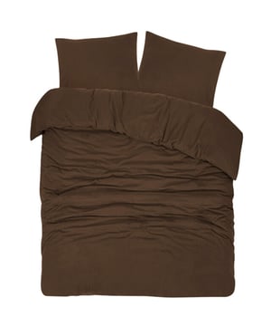 
Geniet van een heerlijke nachtrust met dit DoubleDry dekbedovertrek van flanel, gemaakt van 100% zacht katoen. Dit eenpersoons dekbedovertrek in een warme bruine kleur, met een afmeting van 140x200/220 cm, biedt ultiem comfort en is perfect voor wie houdt van een knusse en huidvriendelijke slaapomgeving. De ademende stof zorgt ervoor dat je het niet snel te warm krijgt, terwijl de zachte flanel je heerlijk warm houdt tijdens koudere nachten.Dit dekbedovertrek is niet alleen comfortabel, maar ook praktisch. De doorlopende instopstrook over de gehele breedte, met een lengte van 60 cm, zorgt ervoor dat je dekbed goed op zijn plaats blijft. De set wordt geleverd met één kussensloop van 60x70 cm, waardoor je direct een complete set hebt. Het effen design past moeiteloos in elke slaapkamerstijl. Bovendien is dit dekbedovertrek geschikt voor gebruik in een camper of caravan, waardoor je ook onderweg kunt genieten van hetzelfde comfort. Het dekbedovertrek is machinewasbaar op 40°C en geschikt voor de droger, wat het onderhoud eenvoudig maakt. Dit product is OEKO-TEX en BSCI gecertificeerd, wat betekent dat het voldoet aan hoge eisen op het gebied van kwaliteit en duurzaamheid.KleurBruinMateriaalKatoen | FlanelAfmeting140x200/220 cmMaatvoeringEenpersoonsLengte instopstrook60 cmDubbelzijdige instopstrookJaType instopstrookInstopstrook over gehele breedteDraaddichtheid170PatroonEffenWasvoorschriftMachinewas 40 °CGeschikt voor wasdrogerJaStrijkvrijNeeAantal kussenslopen1VerpakkingsinhoudDekbedovertrek + 1 kussensloopSoort productDekbedovertrekDoelgroepVolwassenenGeschikt voor Camper- of CaravanJaGeslachtUnisexInclusief instopstrookJaLengte kussensloop70 cmBreedte kussensloop60 cmMet borduurselNeeSeizoenscollectieNever out of stockAdemendJaHuidvriendelijkJaOEKO-TEX GecertificeerdJaBSCI GecertificeerdJaGewicht2 kg