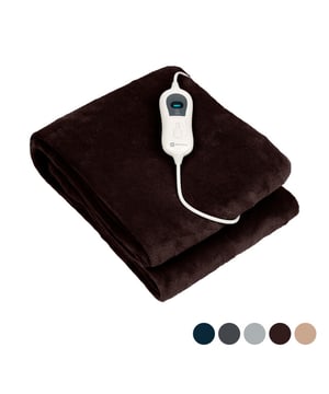 De flanellen elektrische deken van Nuvoo zorgt dat je warm en ontspannen de koude dagen doorkomt. De deken is ideaal voor in bed of voor een avondje op de bank. De deken is uitgerust met drie warmtestanden en eenvoudig te bedienen. De deken schakelt na 180 min. automatisch uit en is voorzien van een oververhittingsbeveiliging. Het extra zachte en ademende flanellen materiaal is geschikt voor handwas. Warmtedeken (1x)Bedieningspaneel (1x)Handleiding (1x)Specificaties:Inhoud Verpakking: 1 x deken, 1 x bedieningspaneel, 1 x instructiesMerk: NuvooMateriaal: FlanelKleur: BruinGewicht: 2.0 kgAfmetingen: 180 x 160 cmVoltage: 220-240VWattage: 120WCertificaten: CE/GS, RoHS/REACHGeschikt voor: Slapen, bankhangen, etcKabellengte: 240 cmVariabele temperatuur: JaAantal temperatuurstanden: 3Automatische uitschakeling: 180 minUitvoering elektrisch deken: TweepersoonsdekenOververhittingsbeveiliging: JaWasmachinebestendig: NeeVerlicht bedieningspaneel: JaNiet geschikt voor kinderen jonger dan 3 jaarEnkel uitgevouwen gebruikenNiet geschikt voor stoomreiniging, strijken of wasmachine en -droger - Afmeting: 180x160 - Kleur: Bruin - Materiaal: Polyester