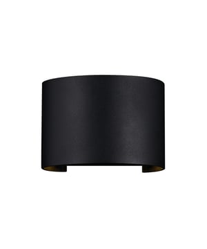 Geef uw buitenruimte een stijlvolle upgrade met de Maytoni Outdoor Fulton wandlamp in het chique zwart. Deze architecturale buitenlamp is niet alleen een lust voor het oog, maar biedt ook functionele, duurzame verlichting. De Fulton combineert modern design met praktische eigenschappen, waardoor hij perfect is voor diverse toepassingen.Met zijn verstelbare lamellen creëert u moeiteloos unieke lichtpatronen op uw muren. Of u nu een subtiel accent wilt zetten of een opvallend lichteffect wilt creëren, de Fulton biedt de flexibiliteit die u zoekt. De robuuste constructie van corrosiebestendig aluminium, afgewerkt met een duurzame poedercoating, garandeert jarenlang probleemloos gebruik, zelfs bij wisselende weersomstandigheden. De geïntegreerde LED-module zorgt voor energiezuinige en heldere verlichting.De compacte, vierkante vormgeving van de Fulton past naadloos bij moderne architectuur en voegt een vleugje elegantie toe aan uw tuin, terras, oprit, balkon of veranda. De IP54-classificatie beschermt hem tegen spattende regen en stof, waardoor hij perfect geschikt is voor buitengebruik. Geniet van sfeervolle verlichting en een tijdloos design met de Maytoni Outdoor Fulton.KleurZwartMateriaalAluminiumAfmetingen100mm x 100mm x 100mmIP-klasseIP54Voltage230V, AC 100-240VFrequentie50HzVermogen2 x 3W LED EPISTARLichtstroom400LmMontageWandmontageVerstelbare lichtrichtingJaToepassingTuin, Huis, Terras, Oprit, Pad, Patio, Balkon, Veranda