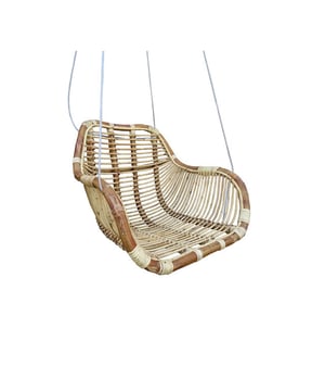 
<p><strong>Korte omschrijving</strong></p>
<ul>
<li>Afmetingen: (L)66 x (B)65 x (H)49 cm</li>
<li>Armleuning: (H)20 cm</li>
<li>Incl. stalen draden en haak om op te hangen</li>
</ul>
<p><strong>Uitgebreide omschrijving</strong></p>
<p>Deze opvallende hangstoel hang je onder de overkapping / veranda, balkon of gewoon in de woonkamer. De stoel heeft een afmeting van 66x65x49 cm. Het ophangsysteem van de stoel bestaat uit staalkabels (met plastic coating). De kabels zijn op 4 punten aan de stoel bevestigd en komen samen bij een haak waar aan je de stoel stevig kunt ophangen. De stoel wordt geleverd excl. kussen.</p>
<p>Maximale belasting is 110 kg.</p>