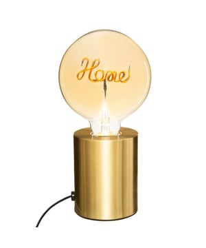 
Creëer een warme en uitnodigende sfeer in je interieur met de elegante tafellamp "Home". Deze unieke lamp beschikt over een LED filament bulb met het woord "Home" in sfeervol warm licht, geplaatst op een stijlvolle gouden metalen basis. Perfect om een gezellig accent toe te voegen aan je woonkamer, slaapkamer of werkplek. De gouden metalen basis zorgt voor een moderne en luxe uitstraling die perfect past bij diverse interieurstijlen, van minimalistisch tot industrieel. De energiezuinige LED lamp straalt een warm licht uit en is duurzaam in gebruik, wat deze lamp niet alleen een sfeermaker maar ook een milieubewuste keuze maakt. Kenmerken: Uniek ontwerp: LED filament bulb met het woord "Home" voor een knusse en persoonlijke touch. Luxueuze gouden basis: Geeft een moderne en verfijnde uitstraling aan elke ruimte. Warm LED licht: Ideaal om een gezellige sfeer te creëren. Energiezuinig: Milieuvriendelijk en duurzaam dankzij LED-technologie. Veelzijdig gebruik: Perfect als decoratieve verlichting in de woonkamer, slaapkamer of werkkamer. Voeg een stijlvolle en persoonlijke sfeer toe aan je huis met deze prachtige tafellamp "Home". Een echte blikvanger die warmte en stijl samenbrengt! MATERIAAL: Metaal, Glas KLEUR: Goud AFMETING: 27,5 cm hoog x 12,5 cm breed DETAILS: Watt: 2W Snoerlengte: 1,5m Merk: CASA DI ELTURO Materiaal: Metaal Kleur: Goud