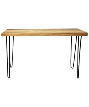 
Laat je tuin of balkon stralen met de tuinmeubels van SenS-Line. Het is weer tijd om massaal van de buitenlucht te genieten. En wat is nou een betere plek om dit te doen dan in je eigen tuin. Breng stijl en comfort naar je buitenruimte met onze onweerstaanbare collectie tuinmeubels. Of je nu kiest voor een gezellige loungeset, een picknicktafel voor kinderen of een elegant bistrosetje, wij hebben alles om van je tuin een plek te maken waar ontspanning en plezier hand in hand gaan.De SenS-Line Suarez side table 118cm is een prachtige toevoeging aan je tuin of terras. Deze tafel is gemaakt van hoogwaardig hout en heeft een natuurlijke uitstraling die perfect past bij elke buitenruimte. Is dit het artikel voor jou? Bestel SenS-Line Suarez side table 118cm dan nu!  - Afmeting: - Kleur: Bruin - Materiaal: Hout