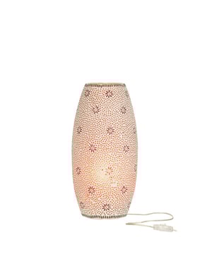 
J-Line Tafellampen, Stijlvolle Verlichting voor Elk Interieur J-Line tafellampen zijn verfijnde en functionele verlichtingsstukken die elke ruimte verfraaien met hun eigentijdse ontwerpen en hoogwaardige materialen. Of je nu op zoek bent naar een vleugje elegantie in je woonkamer, een romantische sfeer in de slaapkamer of een moderne uitstraling in je kantoor, J-Line tafellampen bieden een perfecte balans tussen vorm en functie. Hun diverse stijlen en afwerkingen maken het gemakkelijk om een lamp te vinden die past bij jouw persoonlijke smaak en interieur. Geniet van de subtiele maar krachtige ambiance die J-Line tafellampen brengen in elke leefruimte. Goed om te weten: * Eigentijds Design * Hoogwaardige Materialen * Sfeervolle Verlichting * Diversiteit in Stijl * Functioneel en Decoratief Materiaal:Glas