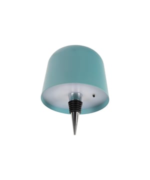 
Bottle Lamp Cone Hat LED – maak van je favoriete fles een unieke lampDe Cone Hat LED lamp van Leitmotiv biedt een creatieve manier om je interieur te verlichten. Dankzij de bottle stop kun je de lamp op elke fles plaatsen en zo je eigen persoonlijke lamp creëren. Bewaar je favoriete fles als mooie herinnering en geef hem een nieuw leven als sfeervolle lamp. Met drie verschillende kleurinstellingen kun je de sfeer aanpassen naar je wens. - Afmeting: 10x10x13 - Kleur: Blauw - Materiaal: Metaal